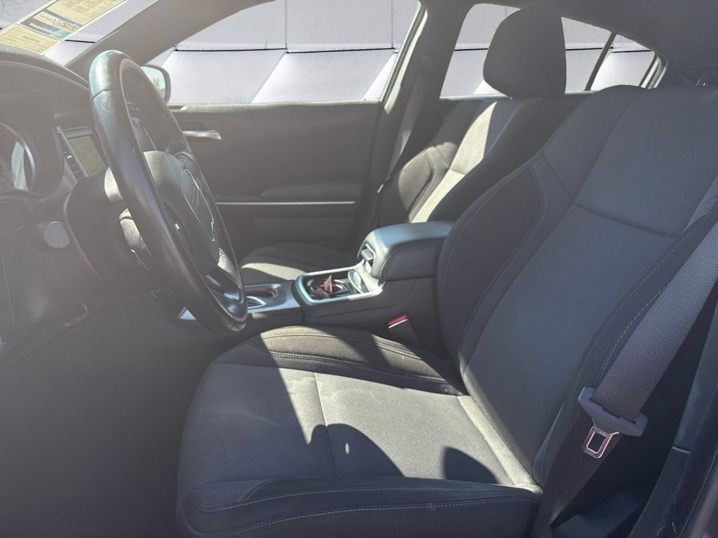2022 Dodge Charger SXT photo 7