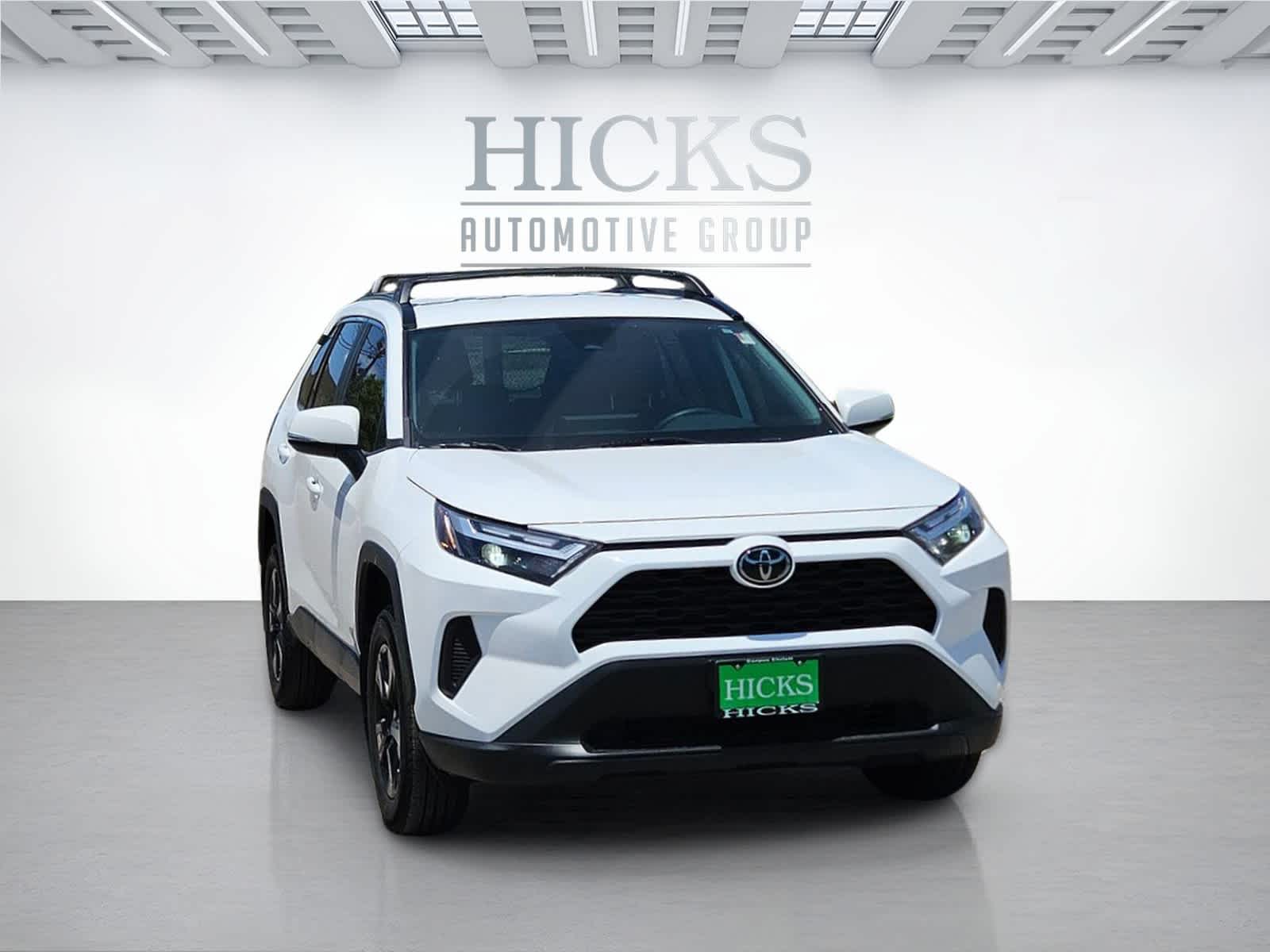 Used 2024 Ice Cap Toyota XLE image 3