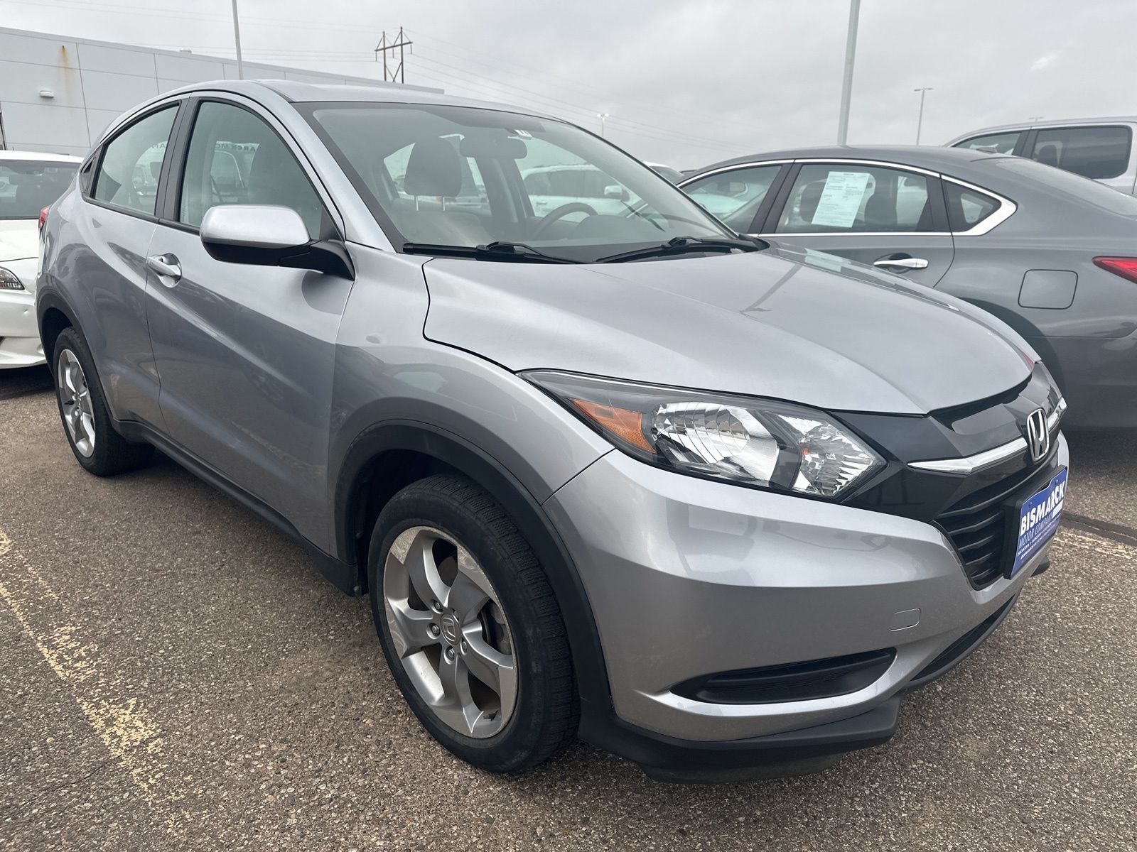 2017 Honda HR-V LX photo 3