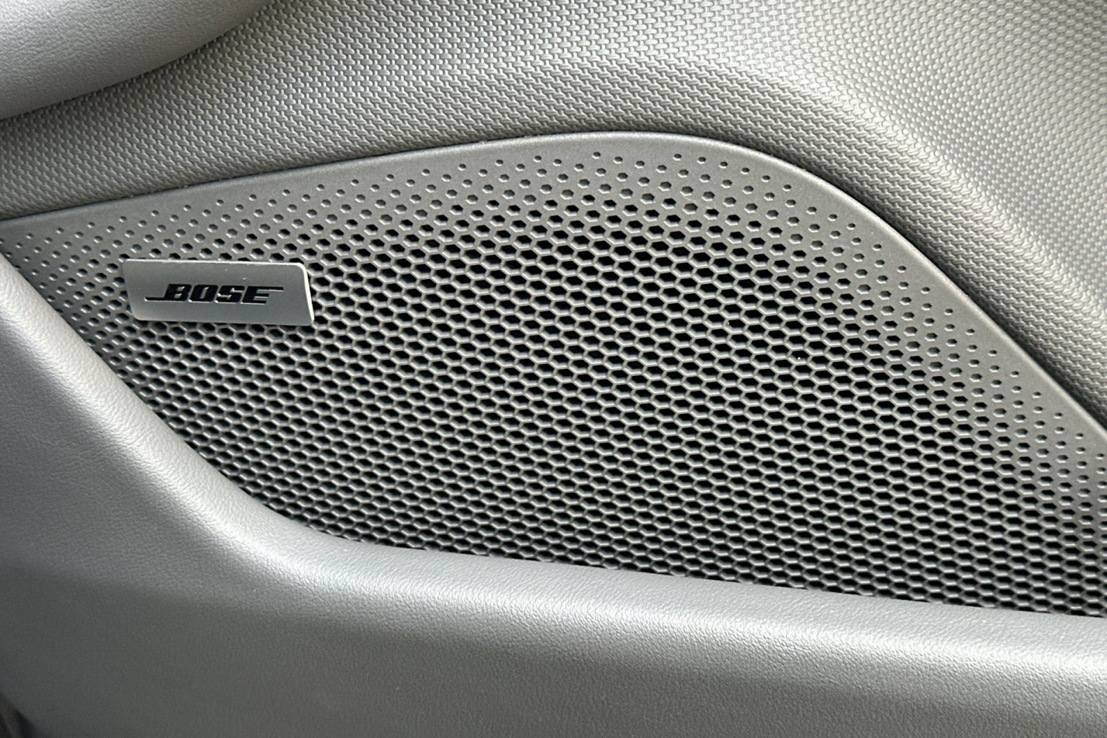 2023 Porsche Taycan 4 Cross Turismo photo 23