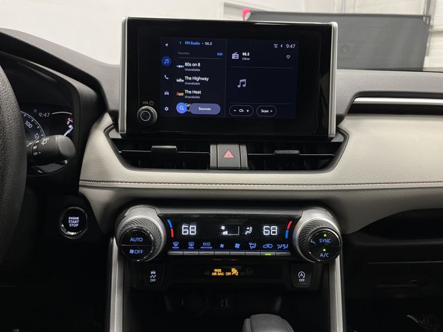 2024 Toyota RAV4 XLE photo 7