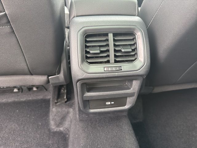 2022 Volkswagen Taos SE photo 23