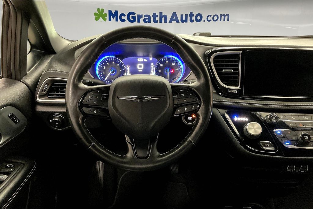 2021 Chrysler Pacifica Touring L photo 5