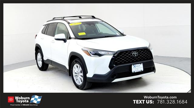 2023 Toyota Corolla Cross LE's photo