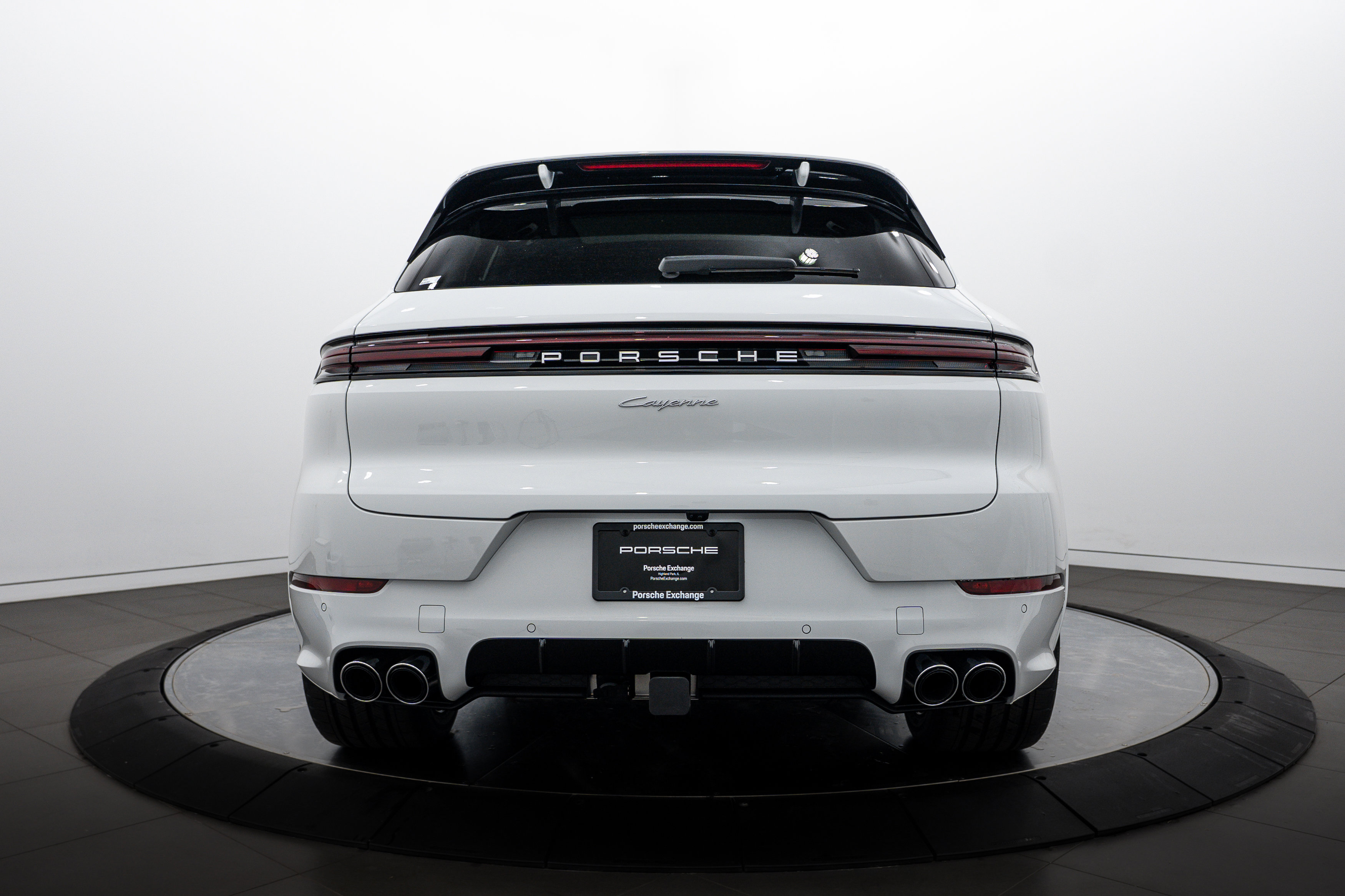 2026 Porsche Cayenne Base photo 3