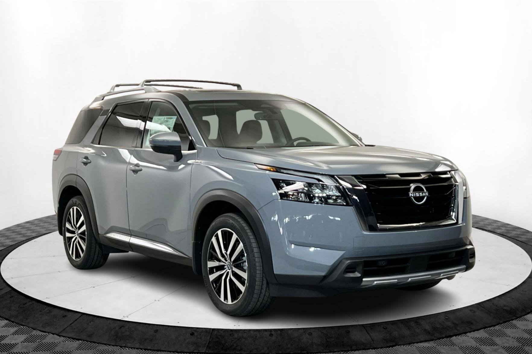 2025 Nissan Pathfinder Platinum photo 7