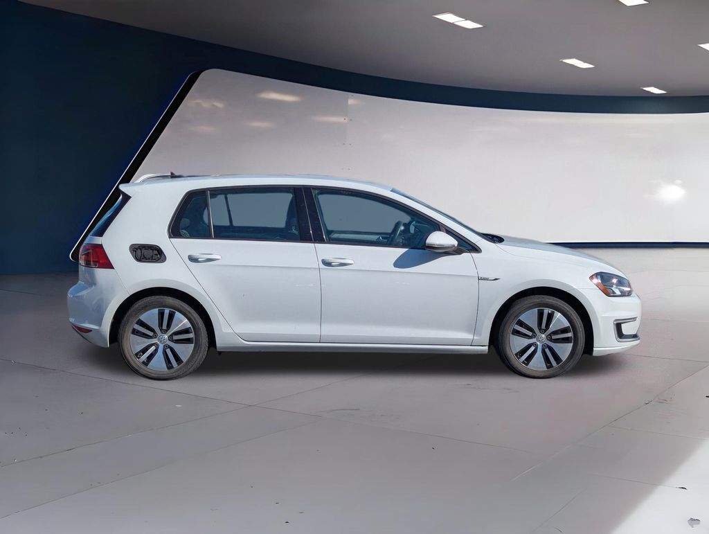 Used 2016 Volkswagen e-Golf e-Golf SE with VIN WVWKP7AU6GW916946 for sale in Cathedral City, CA