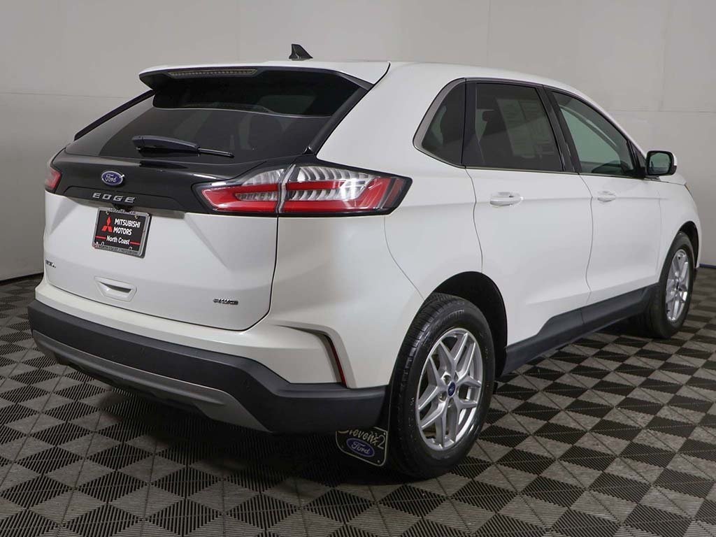 2022 Ford Edge SEL photo 9