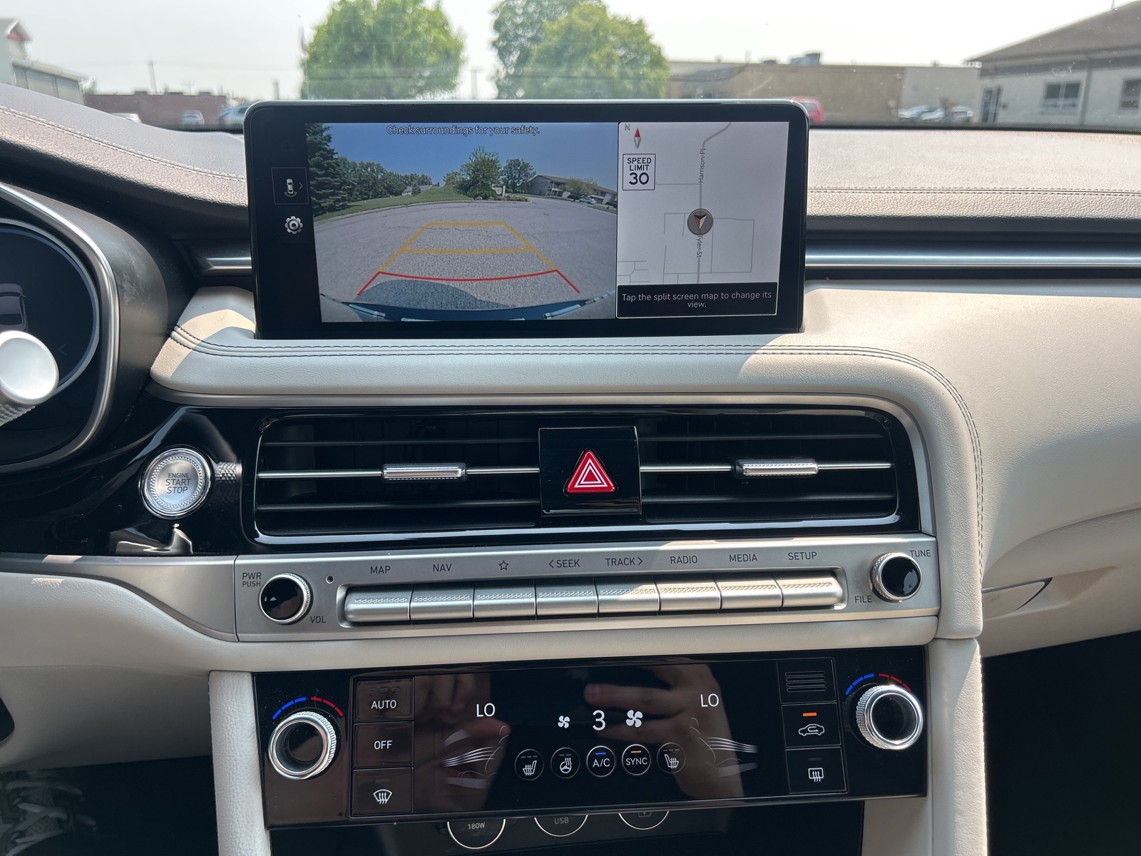 2025 Genesis G70 2.5T photo 19