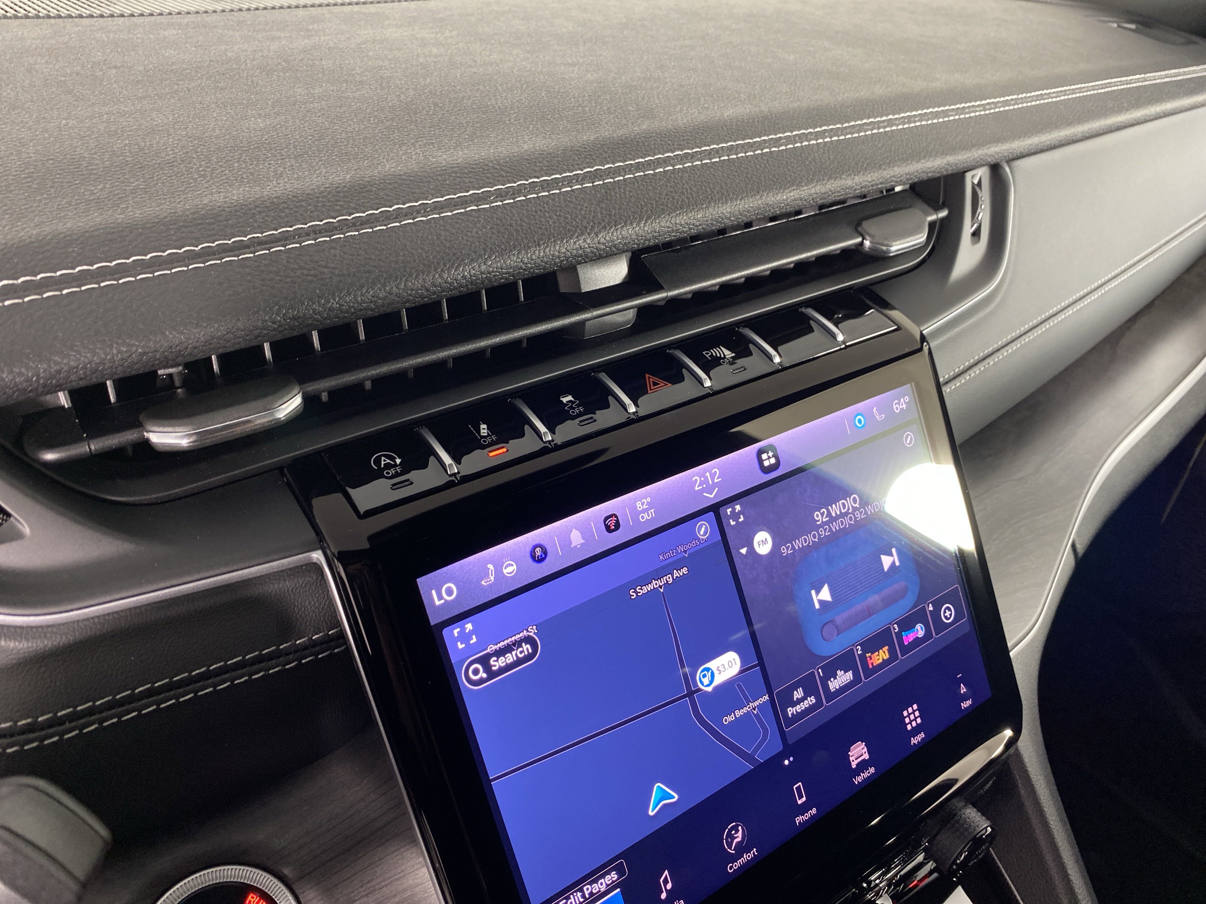 2025 Jeep Grand Cherokee Limited photo 4