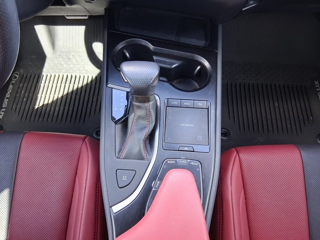 2022 Lexus UX 200 F SPORT photo 13
