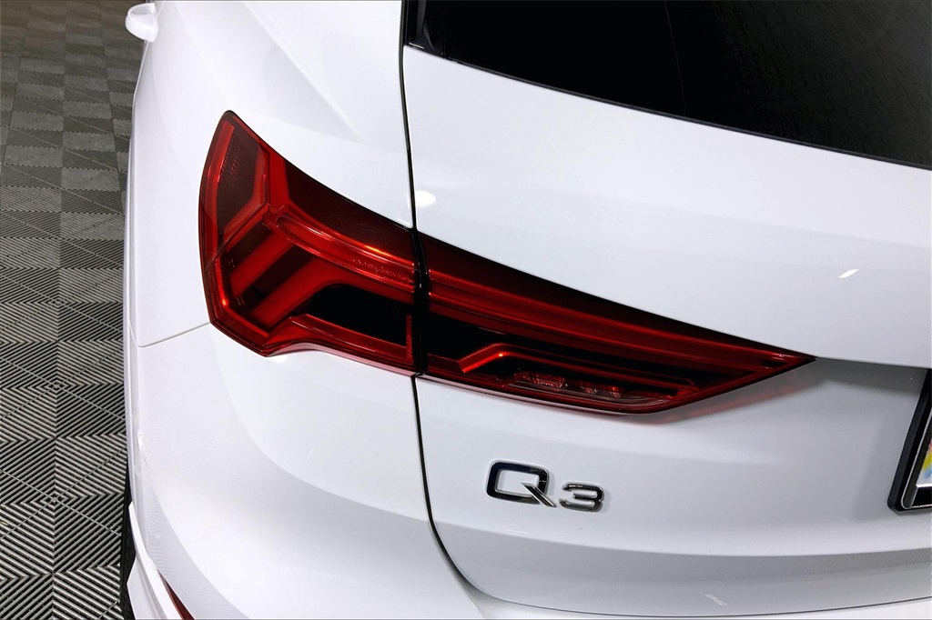 2020 Audi Q3 S line Premium photo 26