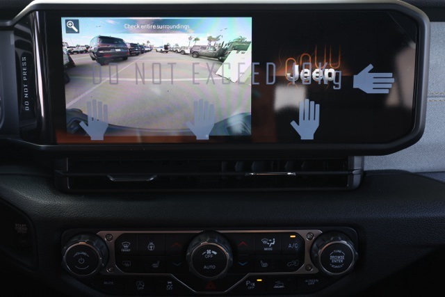 New 2025 Bright White Clear-Coat Exterior Paint Jeep Willys image 28