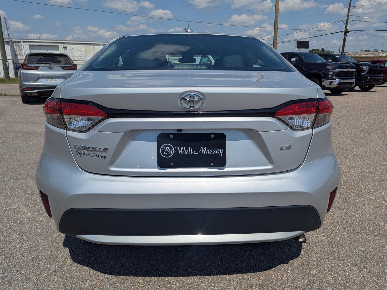 2022 Toyota Corolla LE photo 4