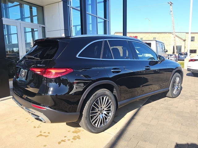 2026 Mercedes Benz GLC 300 4MATIC photo 4