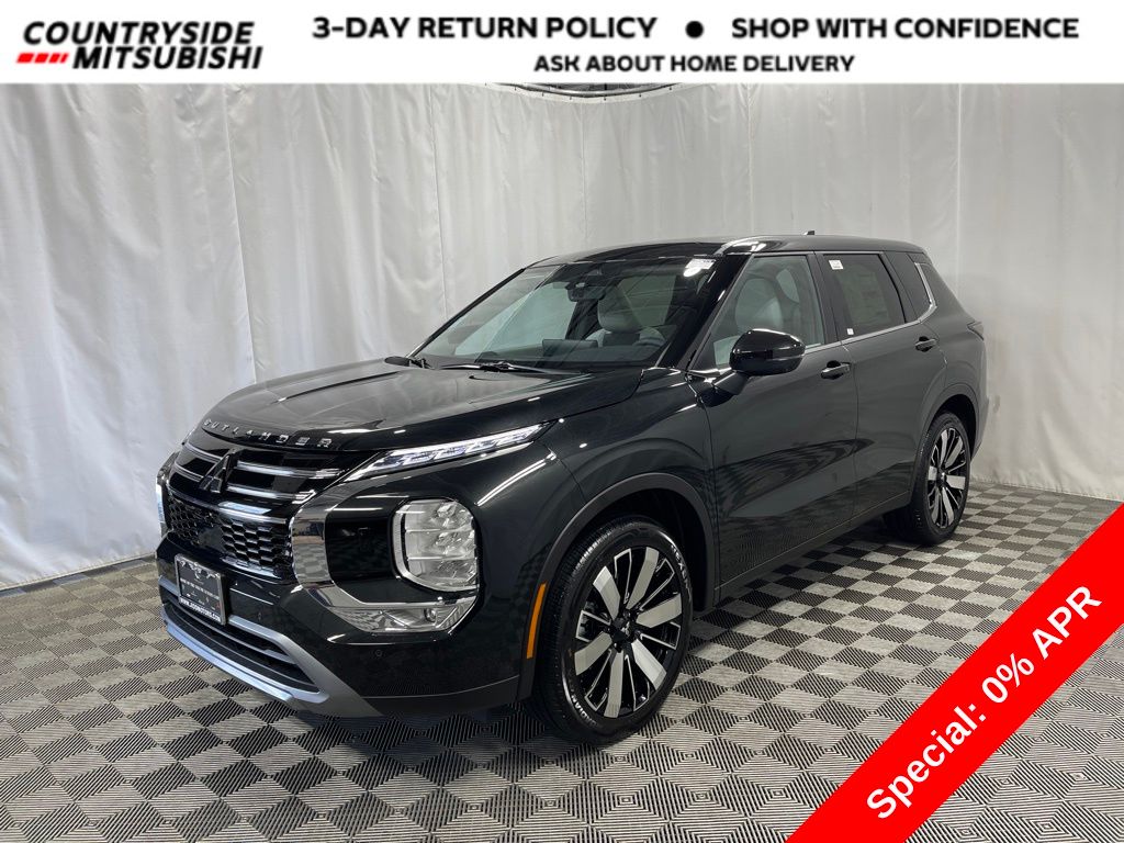 2025 Mitsubishi Outlander SE's photo