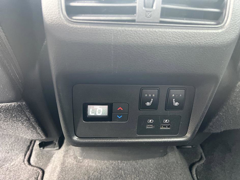 2022 Nissan Rogue Platinum photo 18