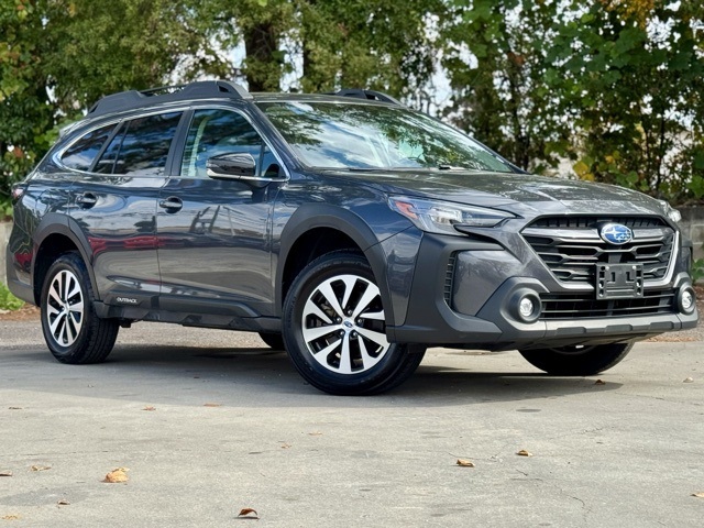2024 Subaru Outback Premium's photo