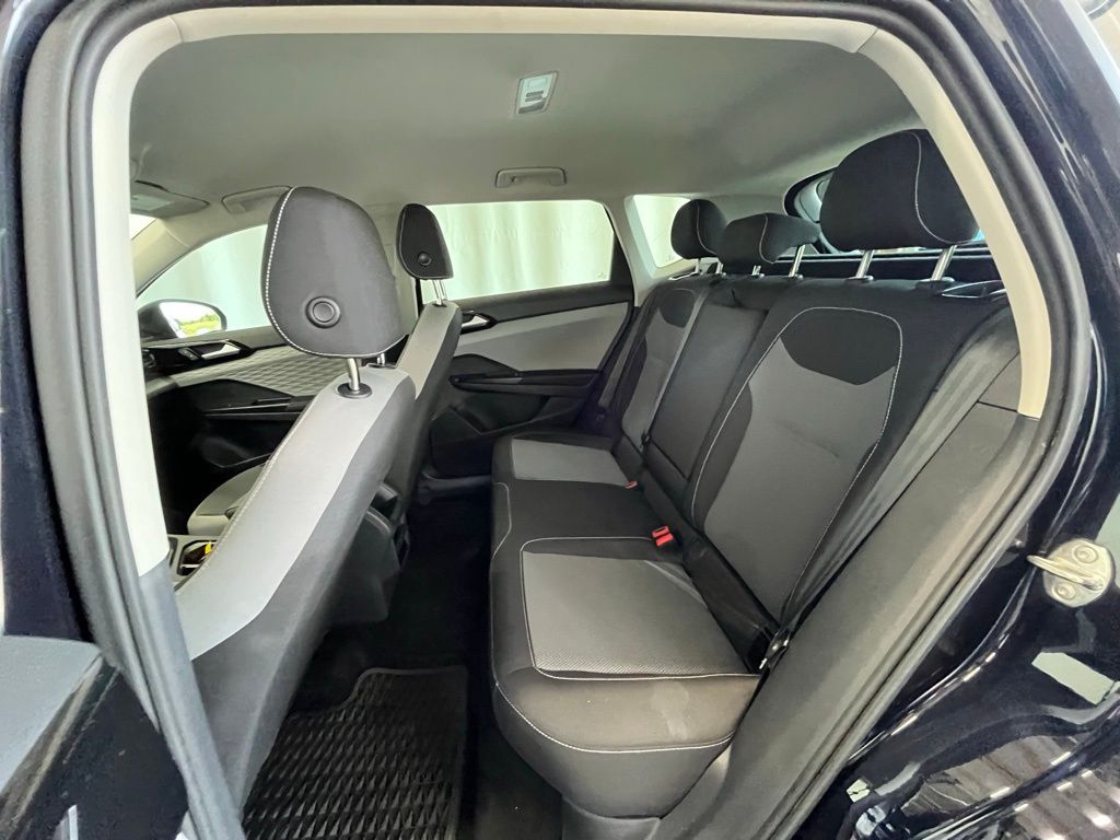 2024 Volkswagen Taos S photo 22