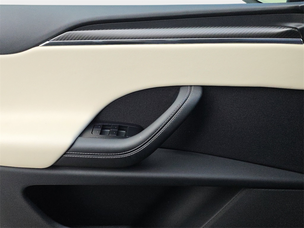 2023 Tesla Model X Plaid photo 18