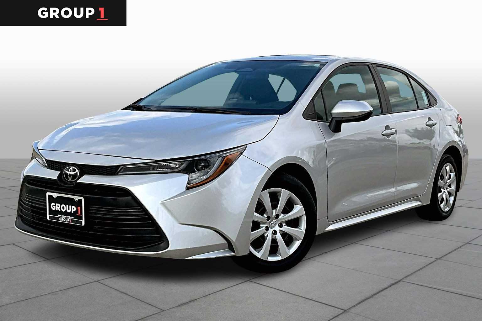 2023 Toyota Corolla LE's photo