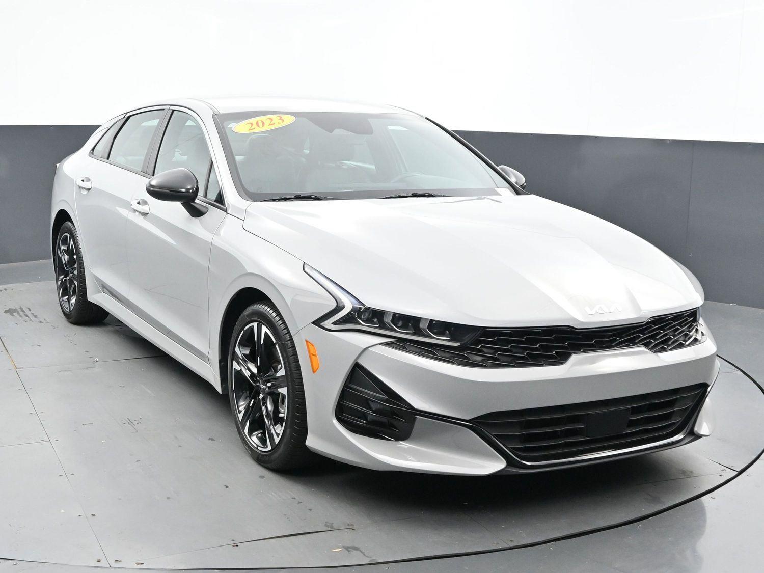 2023 Kia K5 GT-Line photo 2