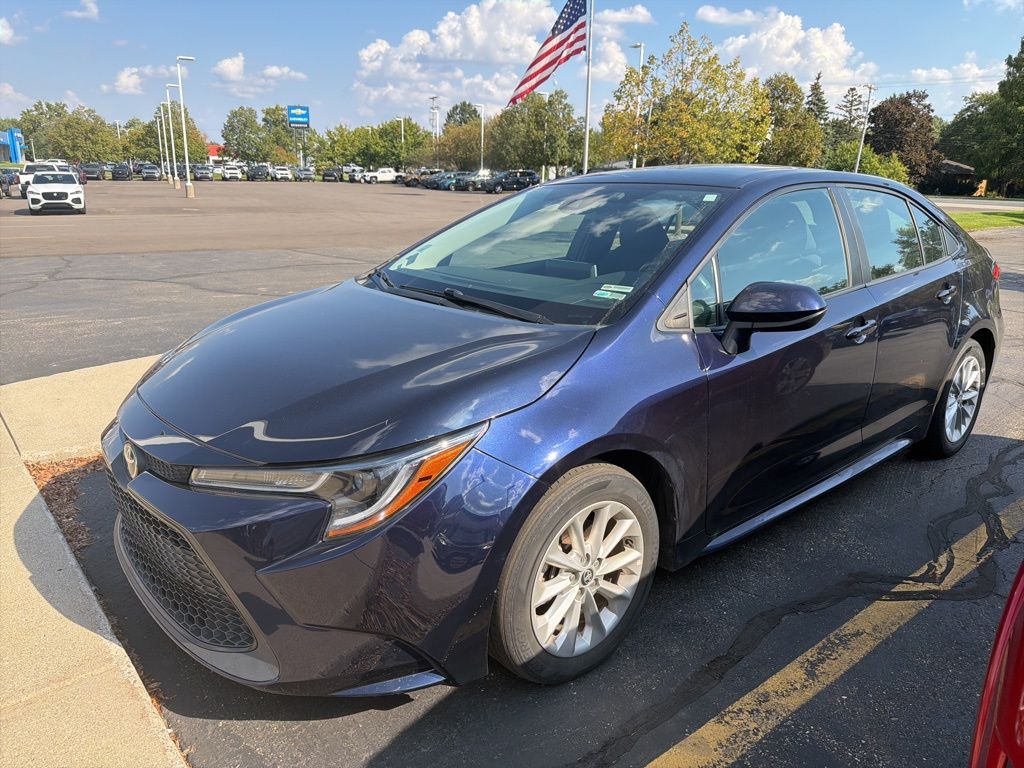 2020 Toyota Corolla LE Premium photo 2