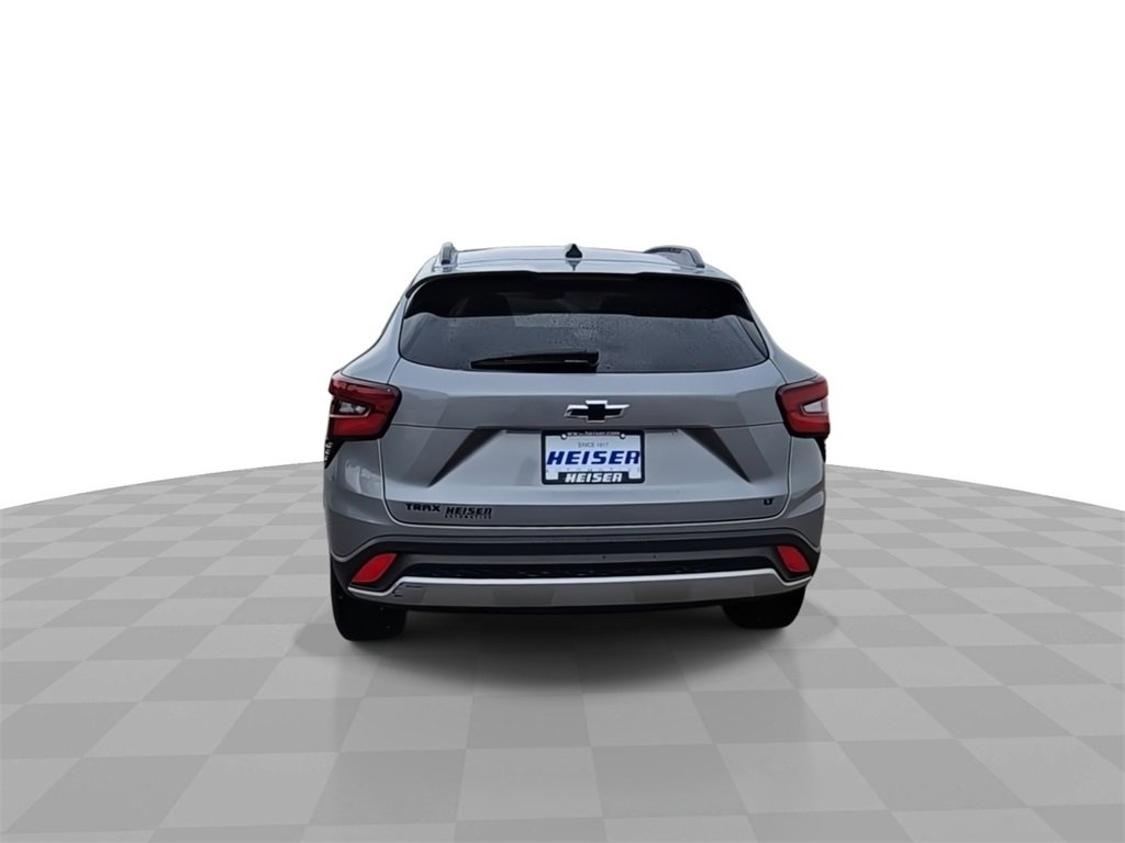 2024 Chevrolet Trax LT photo 4