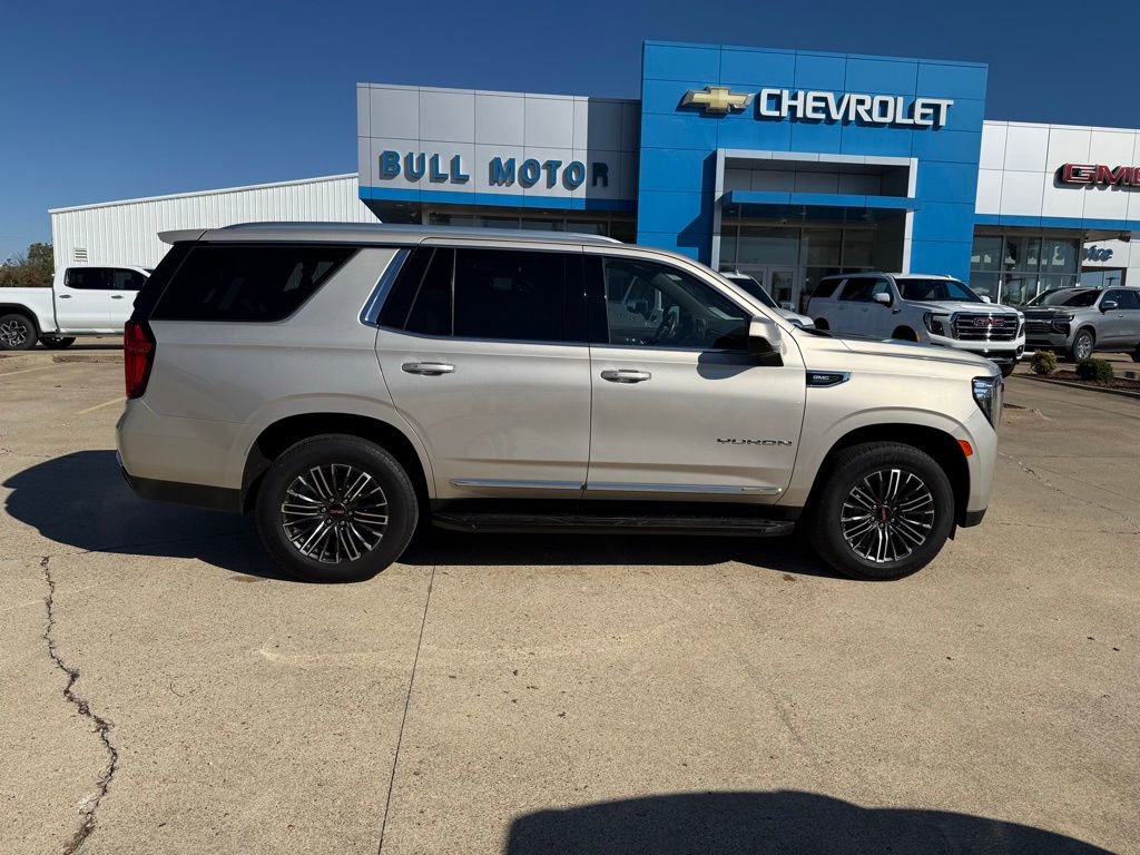 2023 GMC Yukon SLT's photo