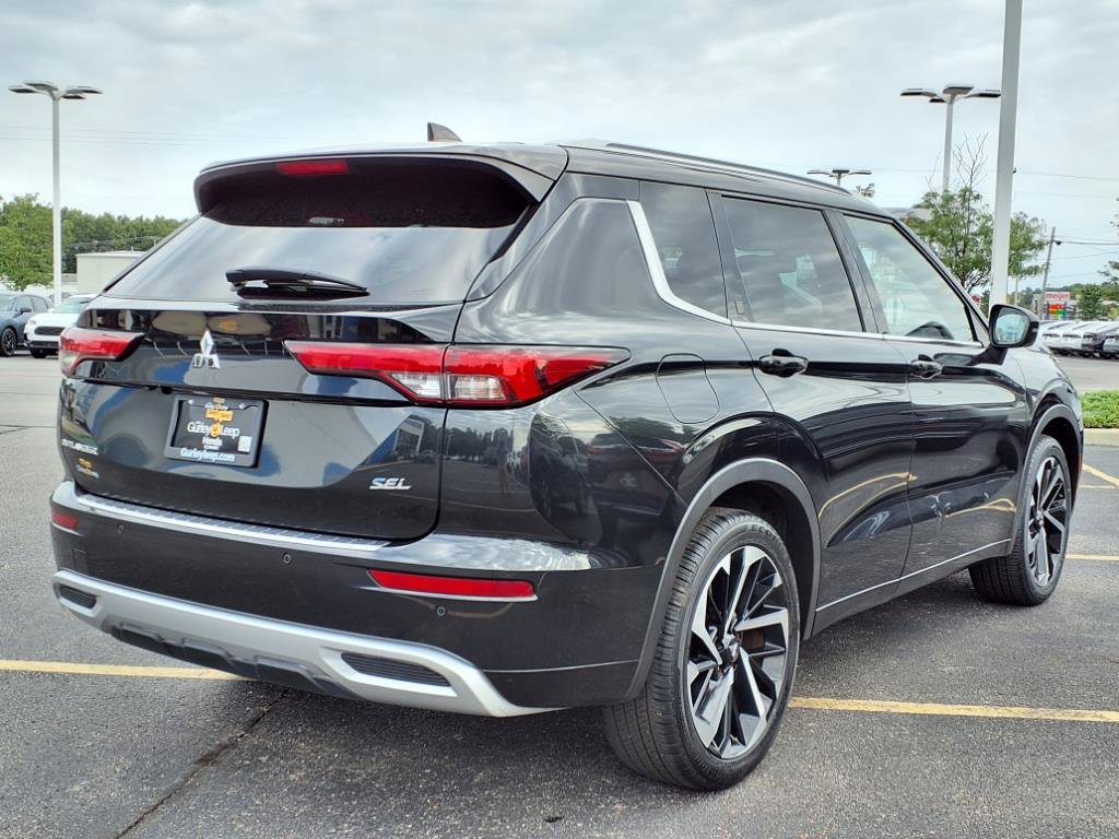 2023 Mitsubishi Outlander SEL photo 10