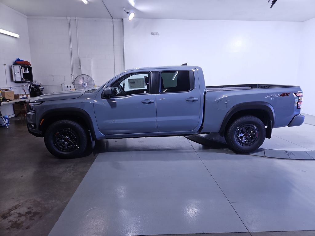 2025 Nissan Frontier PRO-4X photo 2