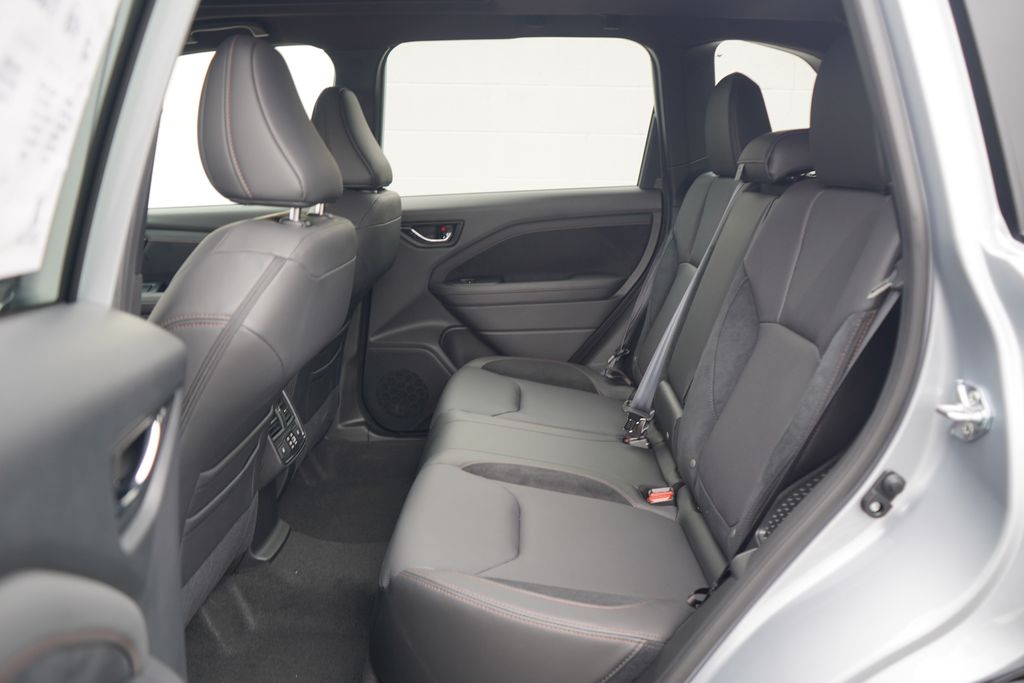 2025 Subaru Forester Touring photo 7