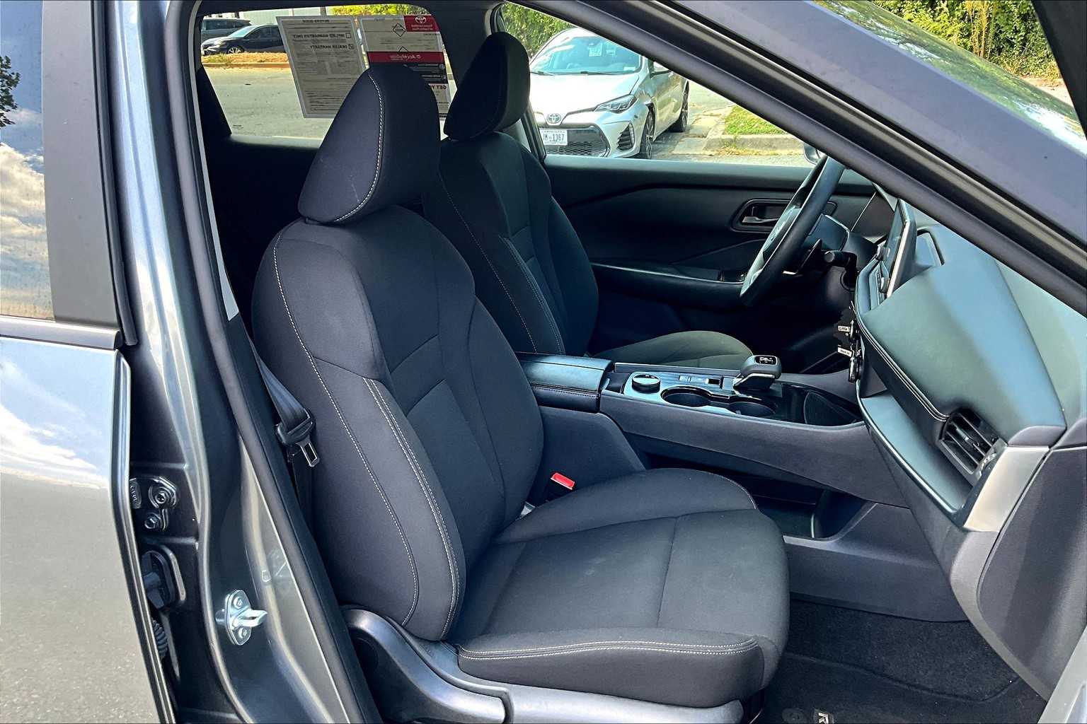 2024 Nissan Rogue S AWD photo 8