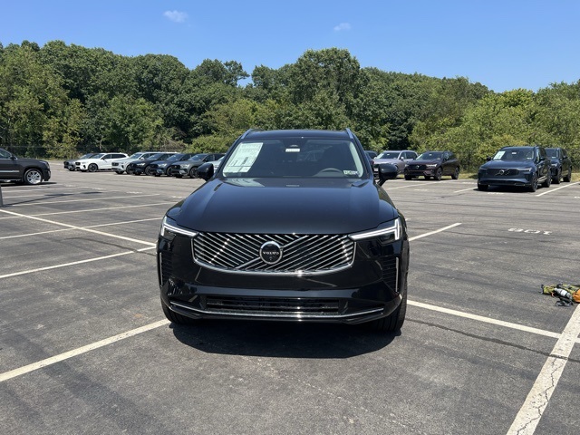 2026 Volvo XC90 Plus photo 2