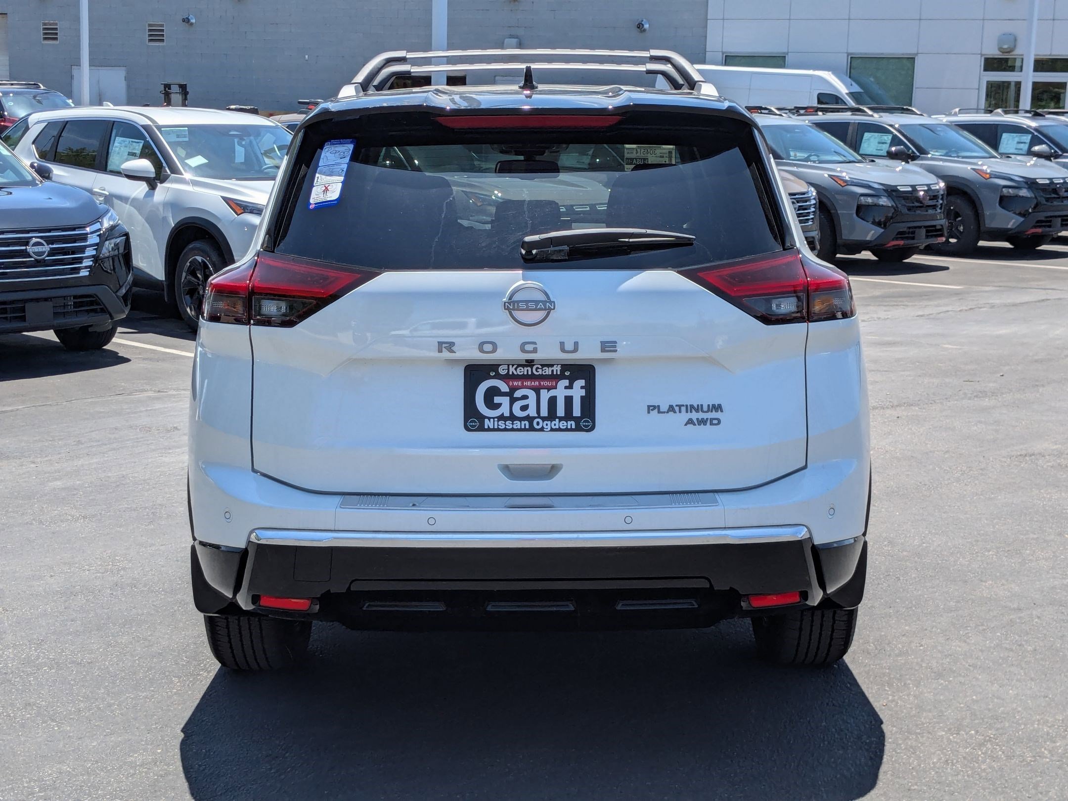 2025 Nissan Rogue Platinum photo 2