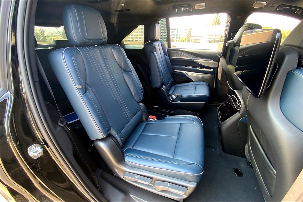 2026 Cadillac Escalade IQ Premium Sport photo 28