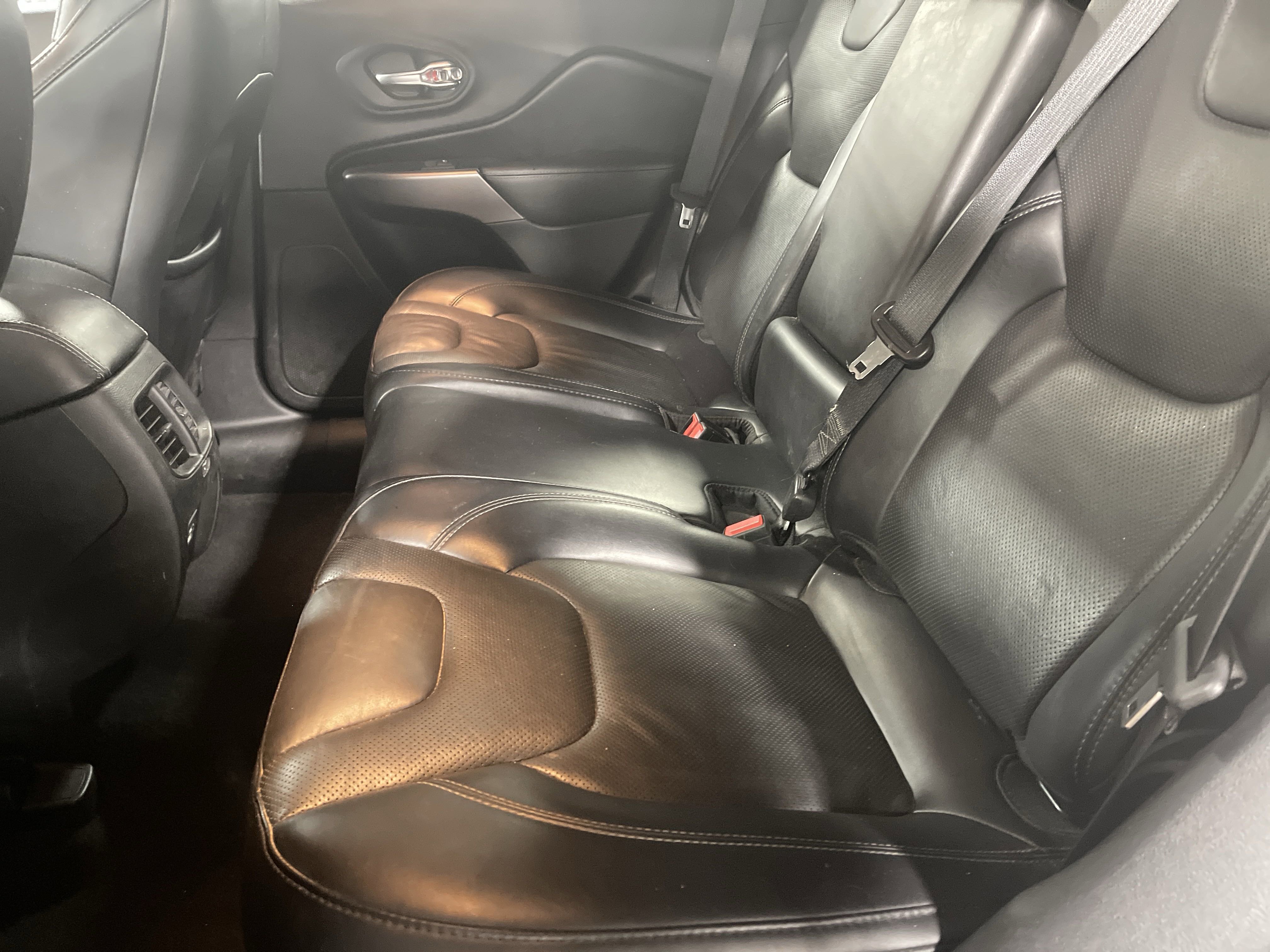 2021 Jeep Cherokee Latitude Lux photo 6