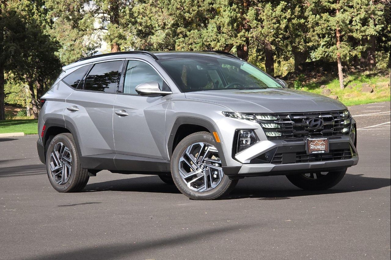 2025 Hyundai Tucson Hybrid Limited photo 2