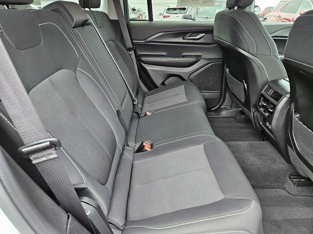 2023 Jeep Grand Cherokee Laredo photo 18