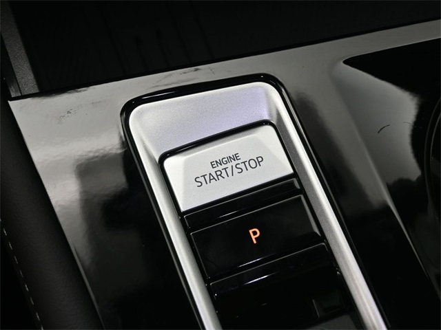 2025 Volkswagen Atlas Cross Sport SEL Premium R-Line photo 25
