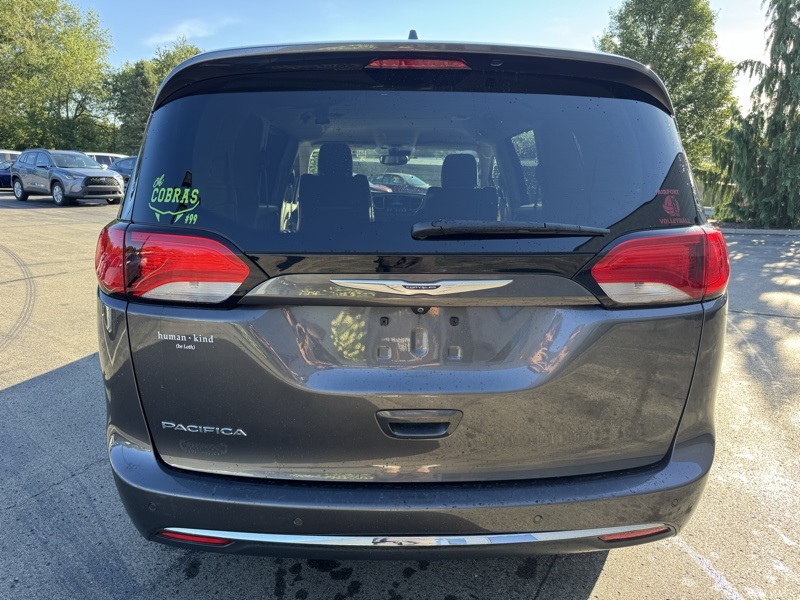 2019 Chrysler Pacifica Touring Plus photo 3