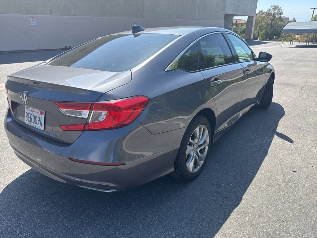 2018 Honda Accord LX 1.5T photo 2
