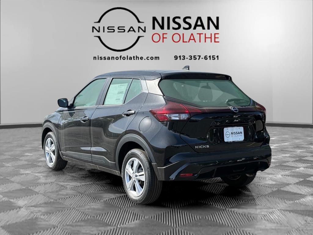 2025 Nissan Kicks Play S photo 3