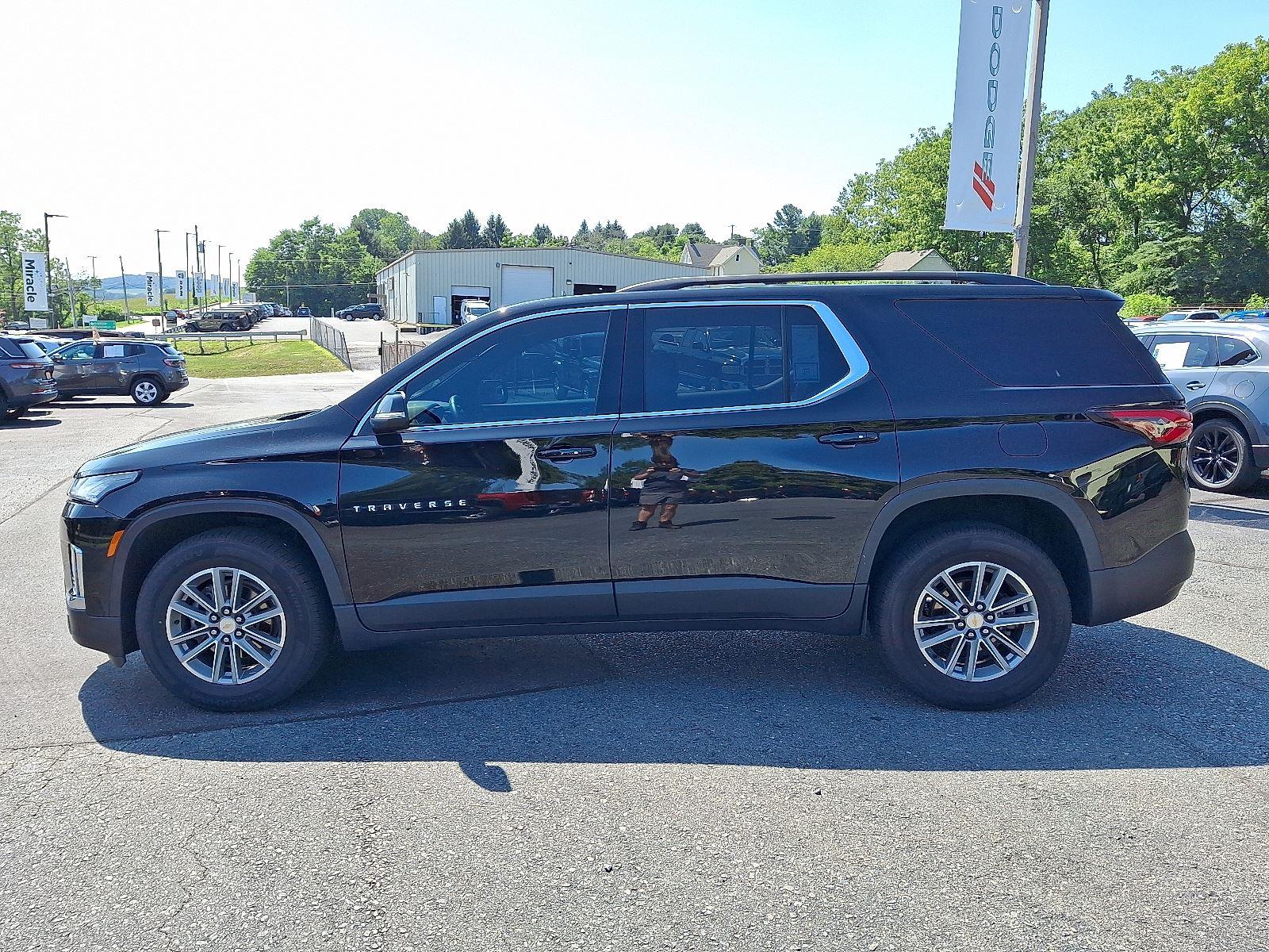 2023 Chevrolet Traverse Leather photo 3