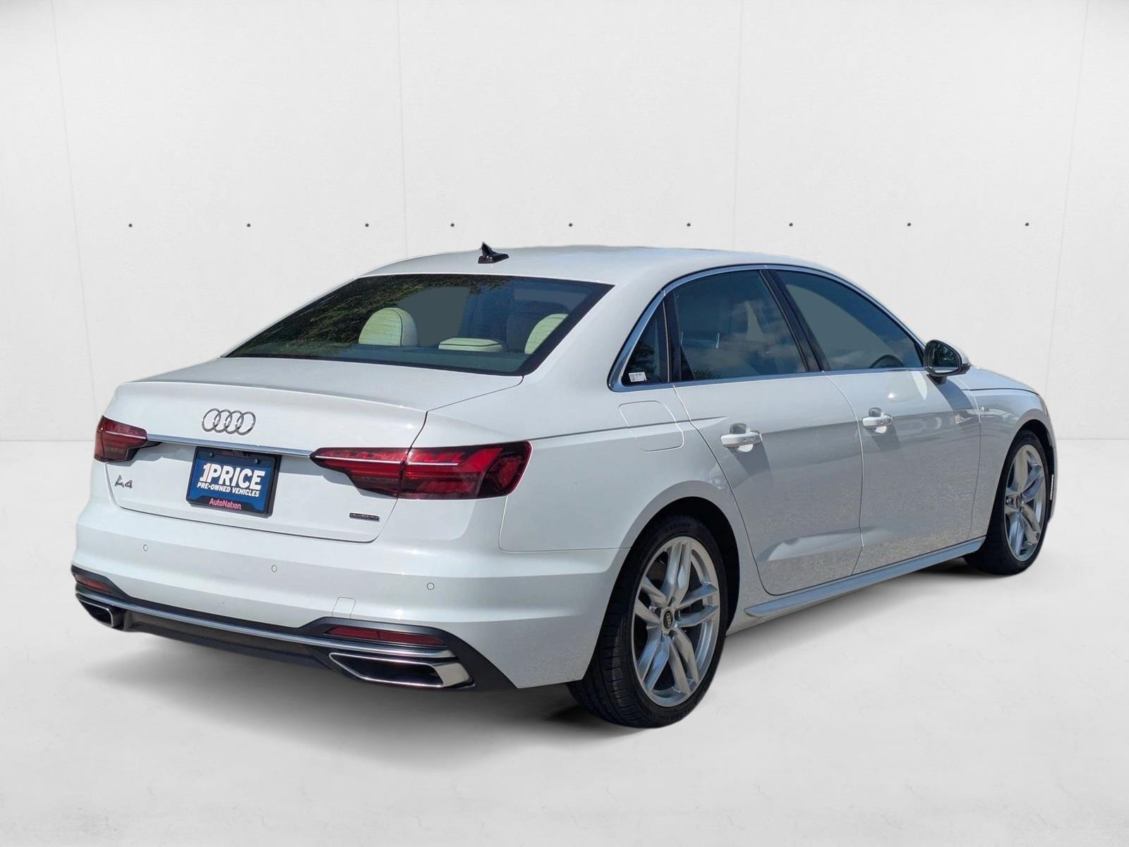 2022 Audi A4 S line Premium Plus 45 TFSI Quattro photo 2