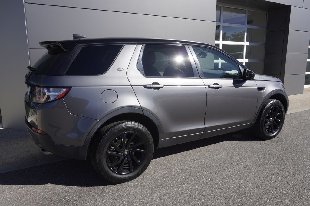 2019 Land Rover Discovery Sport SE photo 4