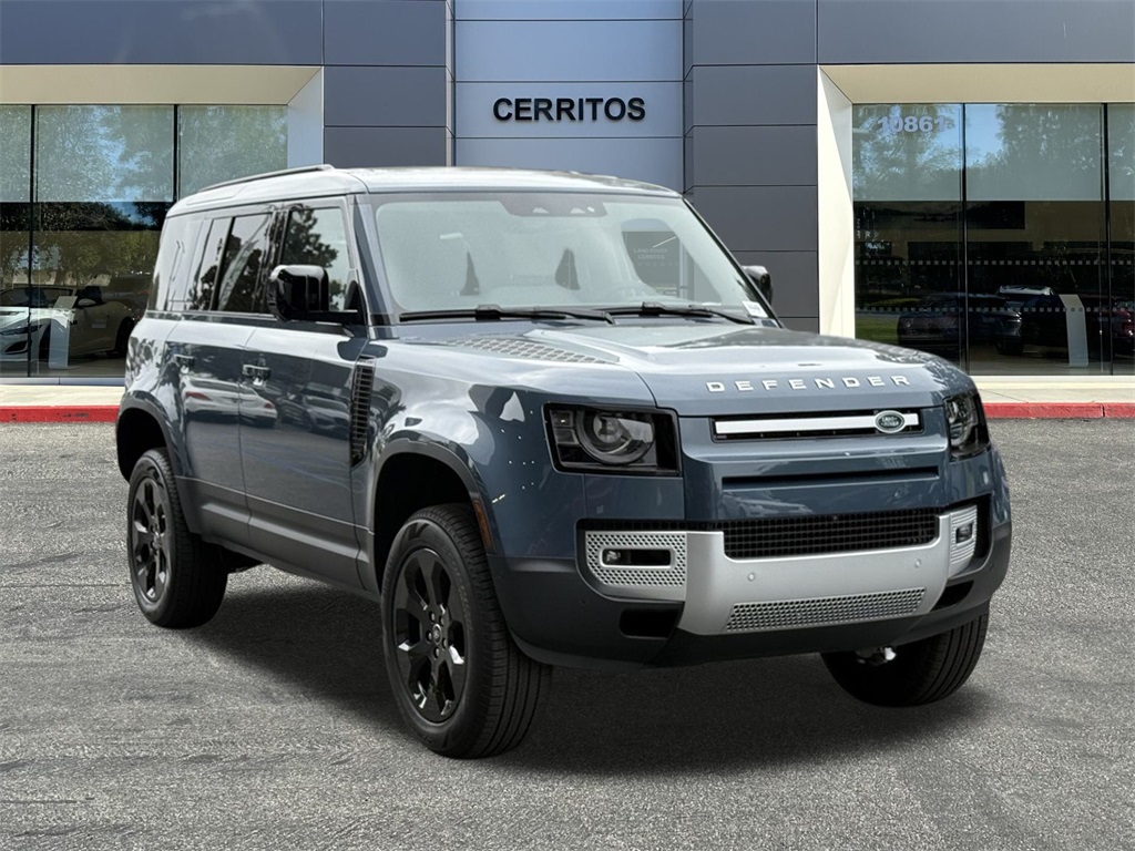2025 Land Rover Defender 110 S photo 3