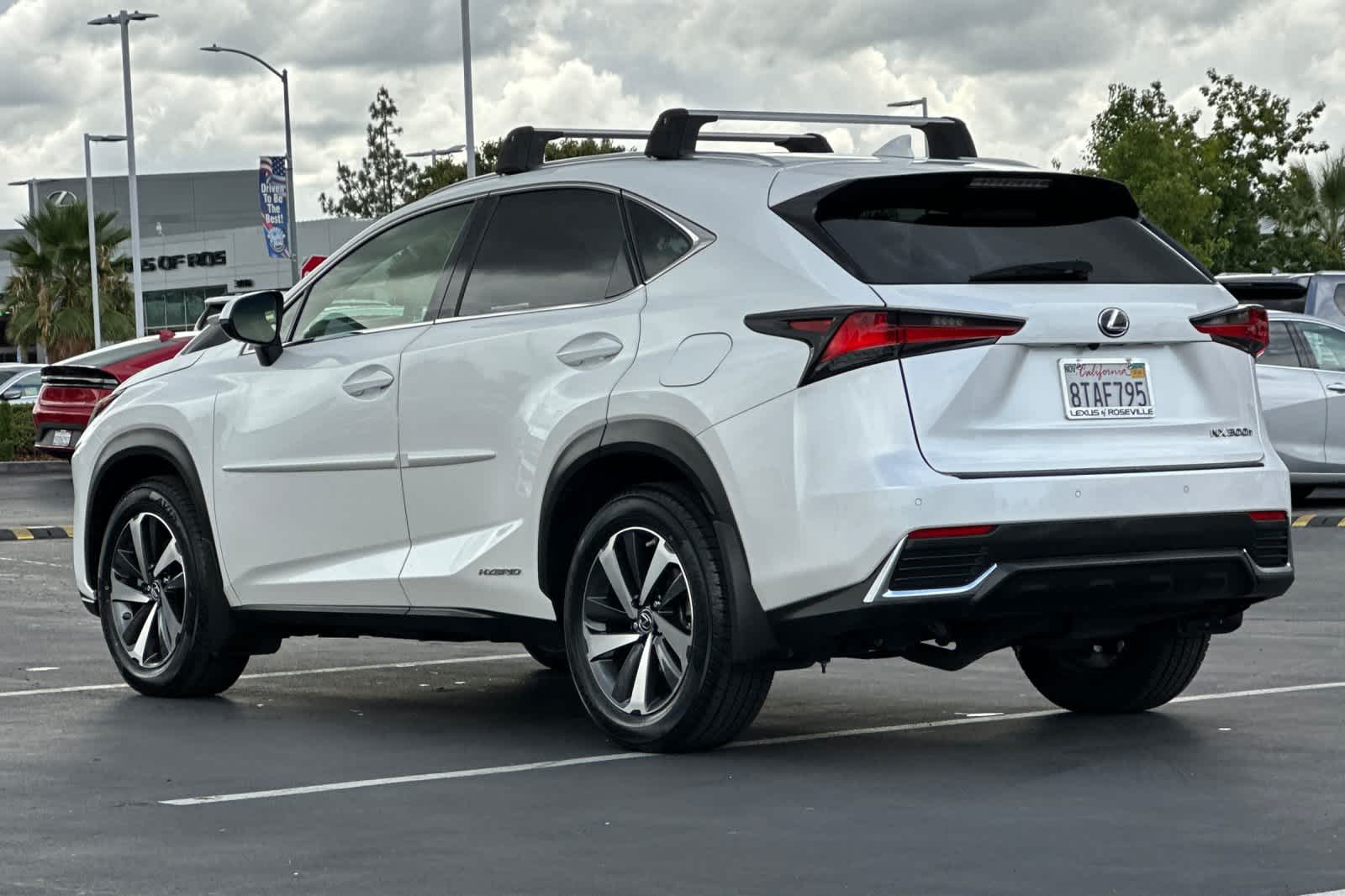 2020 Lexus NX 300h Premium photo 2