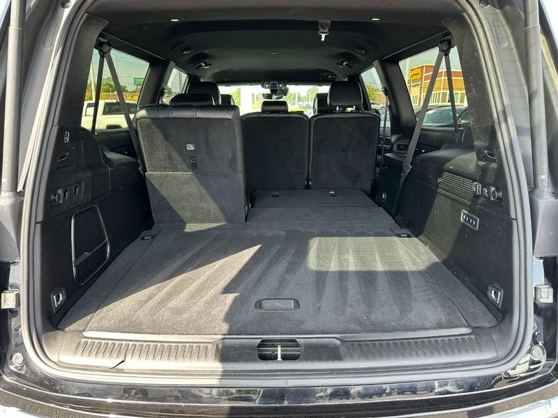 2023 Jeep Wagoneer L Series II photo 3