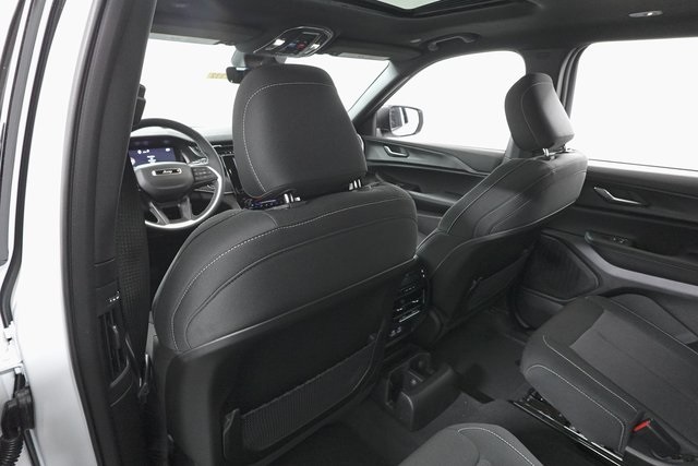 2025 Jeep Grand Cherokee Laredo X photo 22